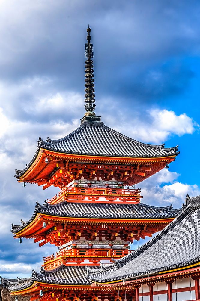 Colorful Autum, Sanjunoto, Three Storied Pagoda, Kiyomizu Buddhist Temple, Kyoto, Japan.